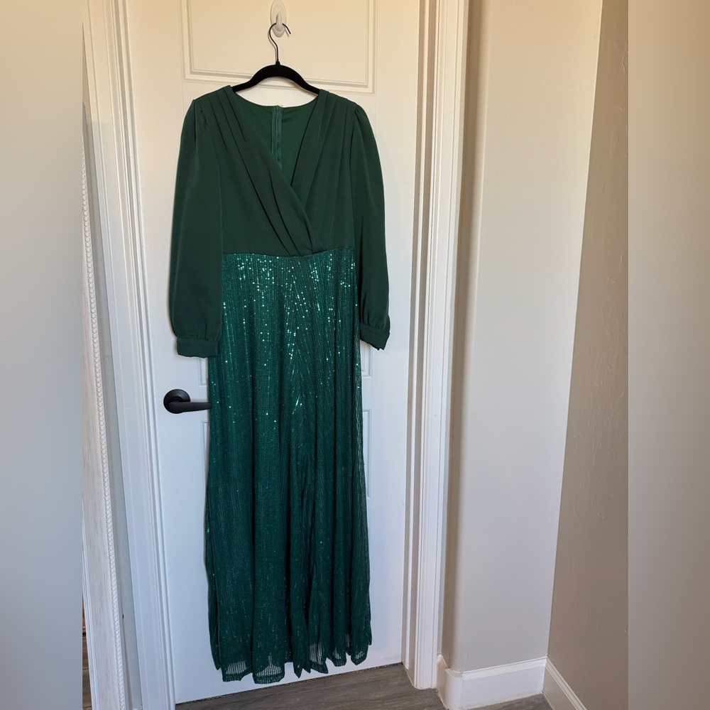 Emerald Green Sequin Wide-Leg Jumpsuit - Size XL (NWT)